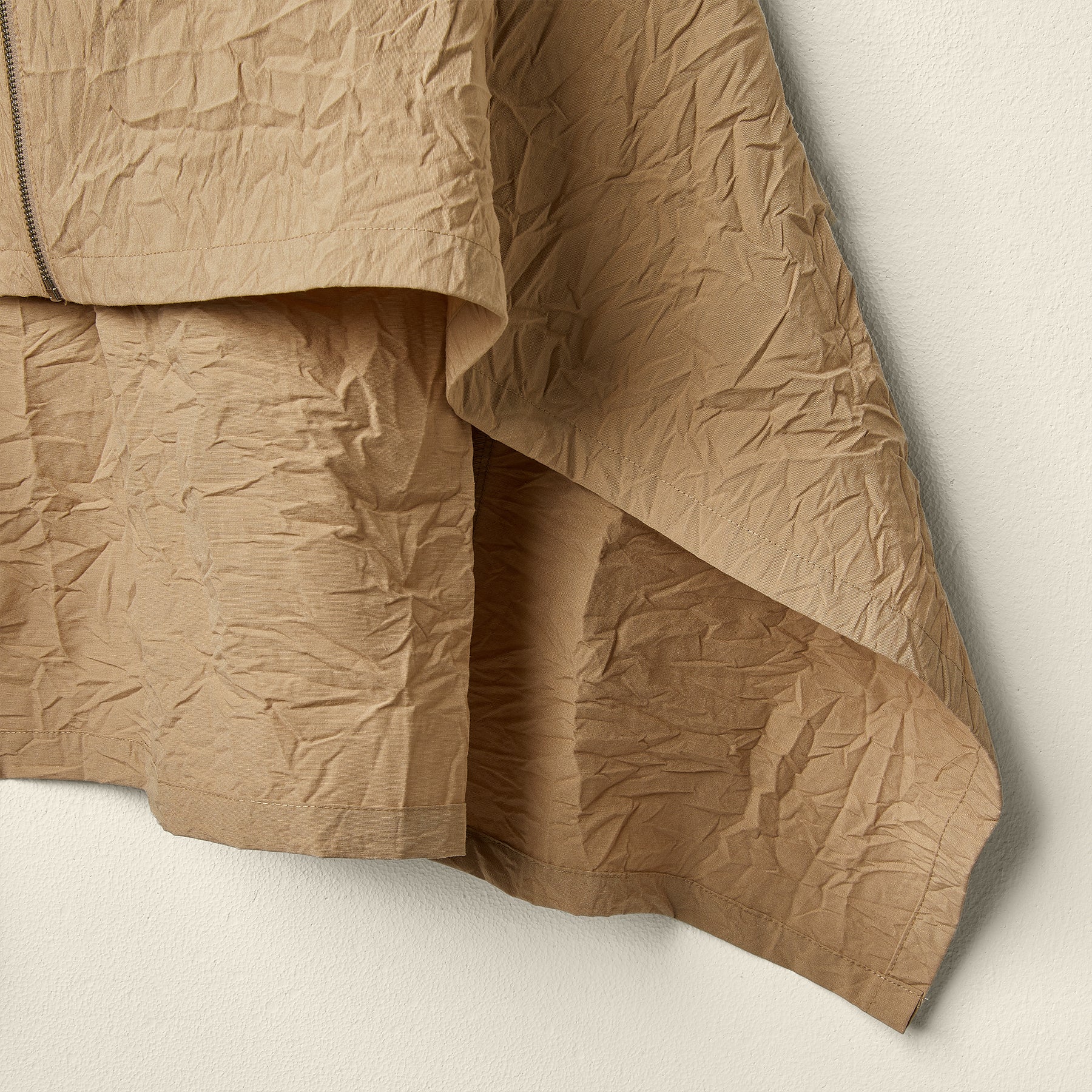 VEST WITH ZIP IN WRINKLED EFFECT FABRIC