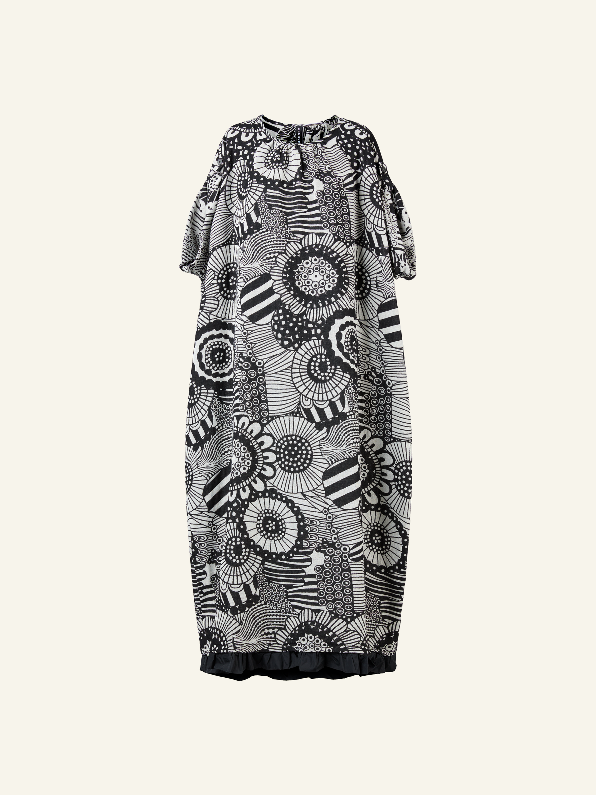 荷叶边黑白图案阔幅连衣裙