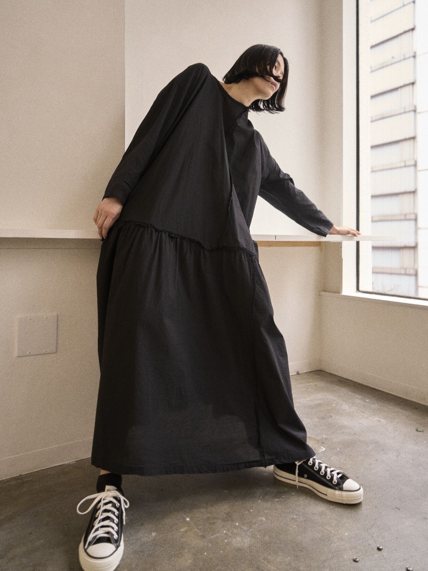 LONG POPLIN DRESS WITH RAW CUT SEAMS