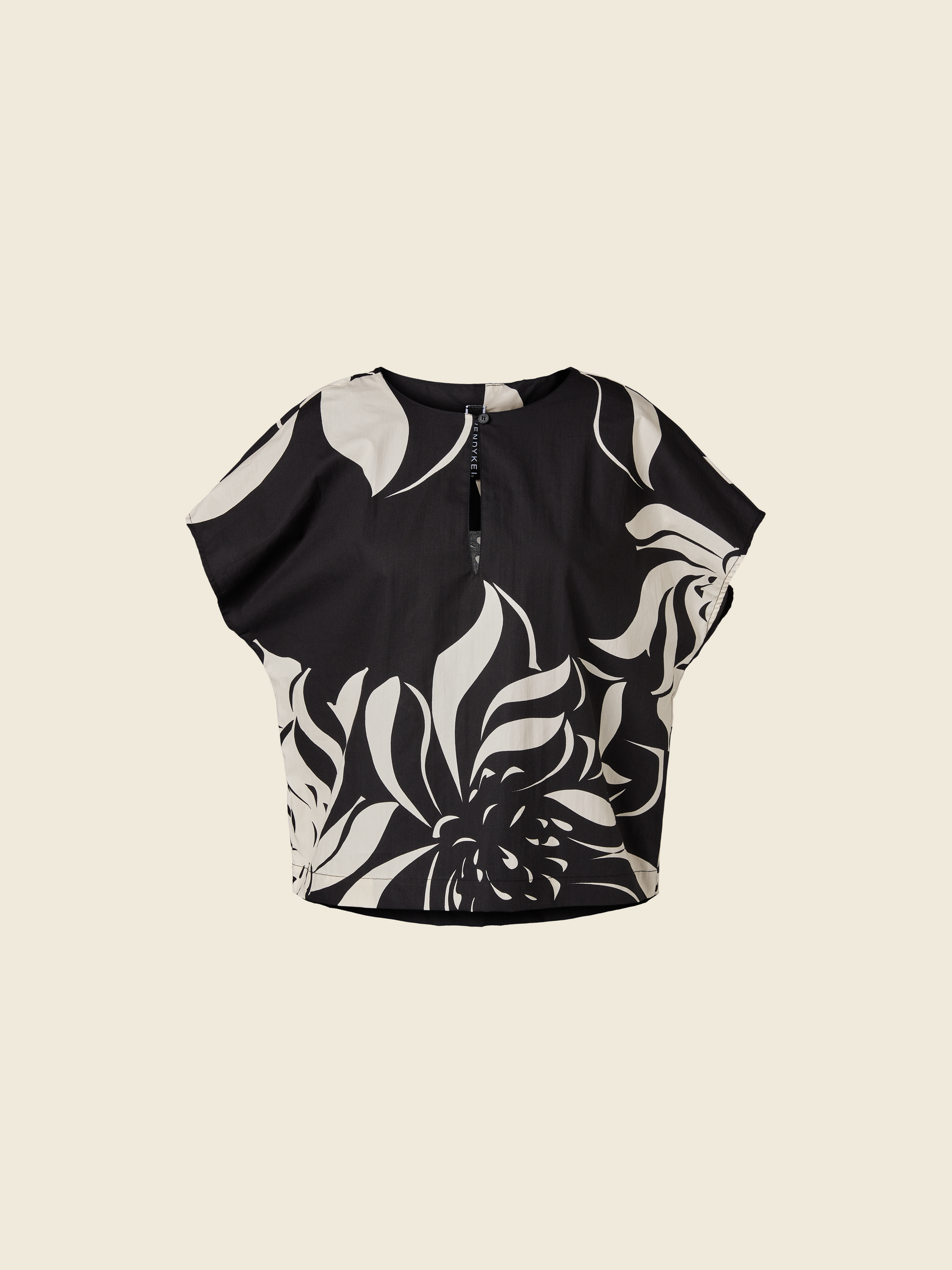 B/W PATTERN BLOUSE WITH TEARDROP CLOSURE NECKLINE