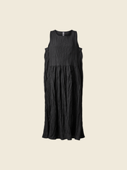 LONG SLEEVELESS DRESS IN WRINKLED EFFECT FABRIC