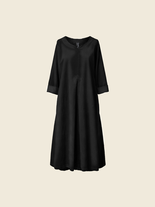 LONG VELVET DRESS WITH FRONT PLEAT