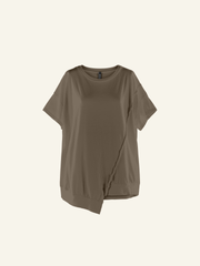 T-SHIRT WITH ASYMMETRICAL HEM