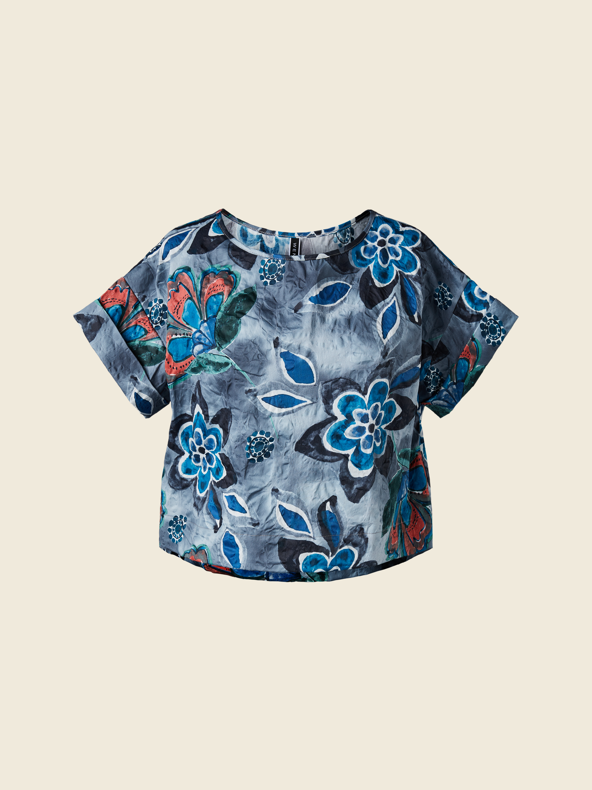 CROP T-SHIRT WITH BLUE FLOWER PATTERN