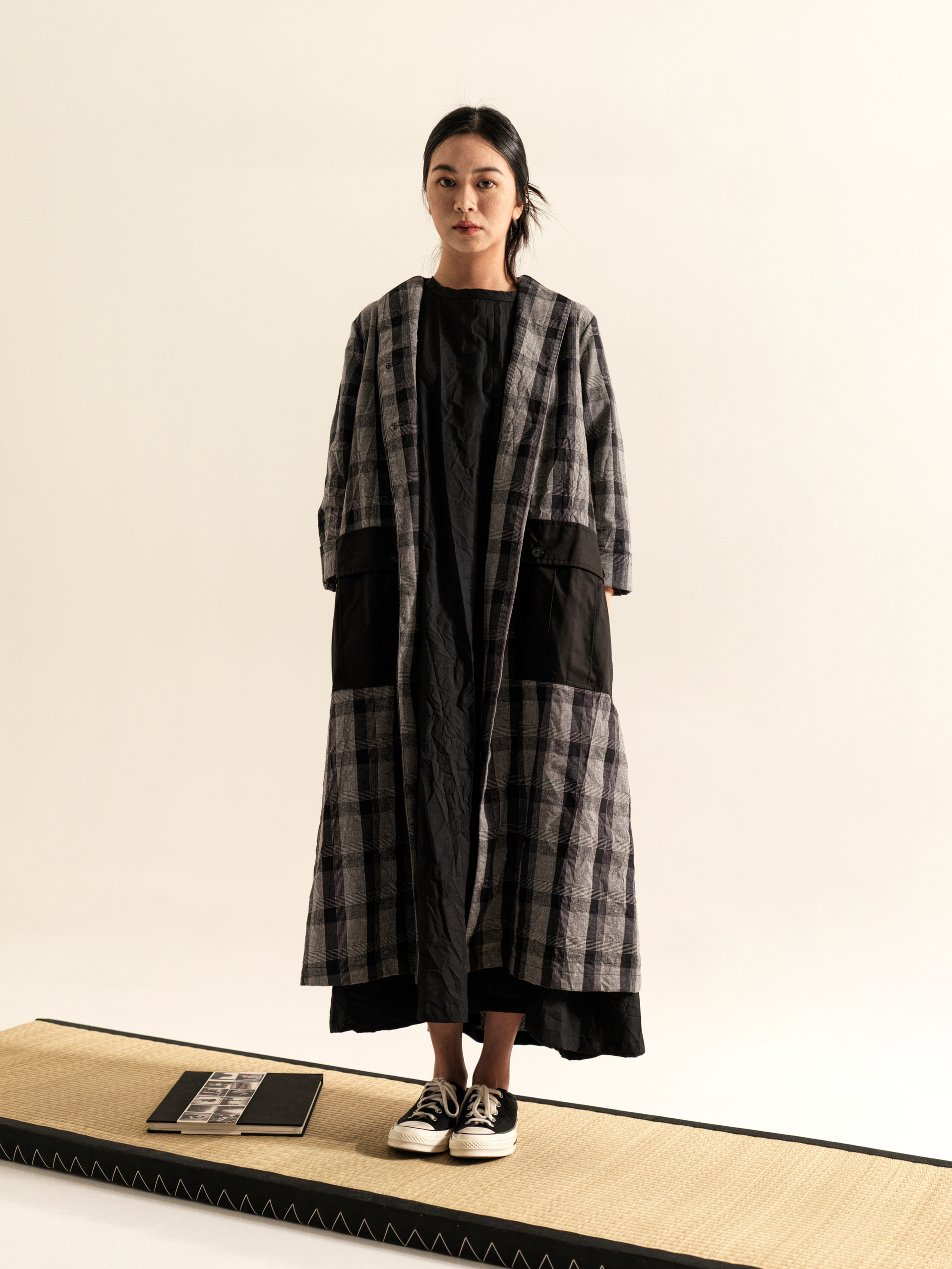 CAPPOTTO IN TESSUTO TARTAN GRIGIO CON TASCONI CARGO