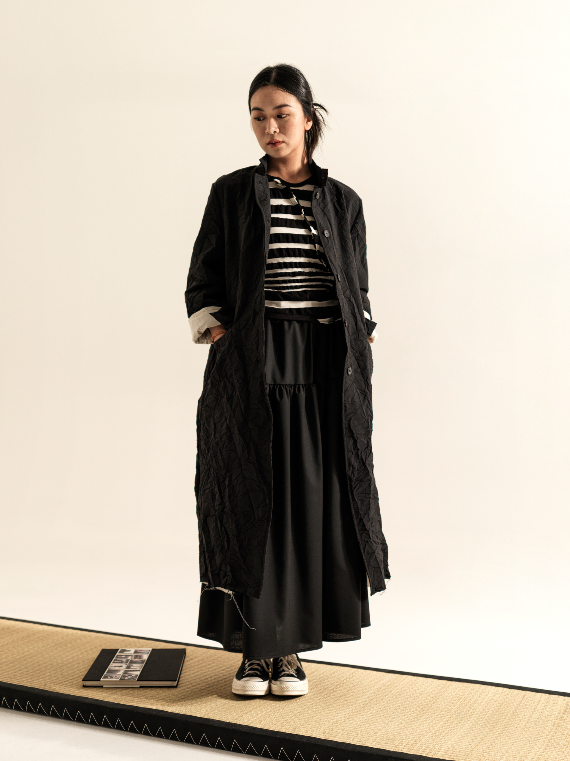 OVERCOAT IN WRINKLED EFFECT FABRIC WITH KOREAN COLLAR