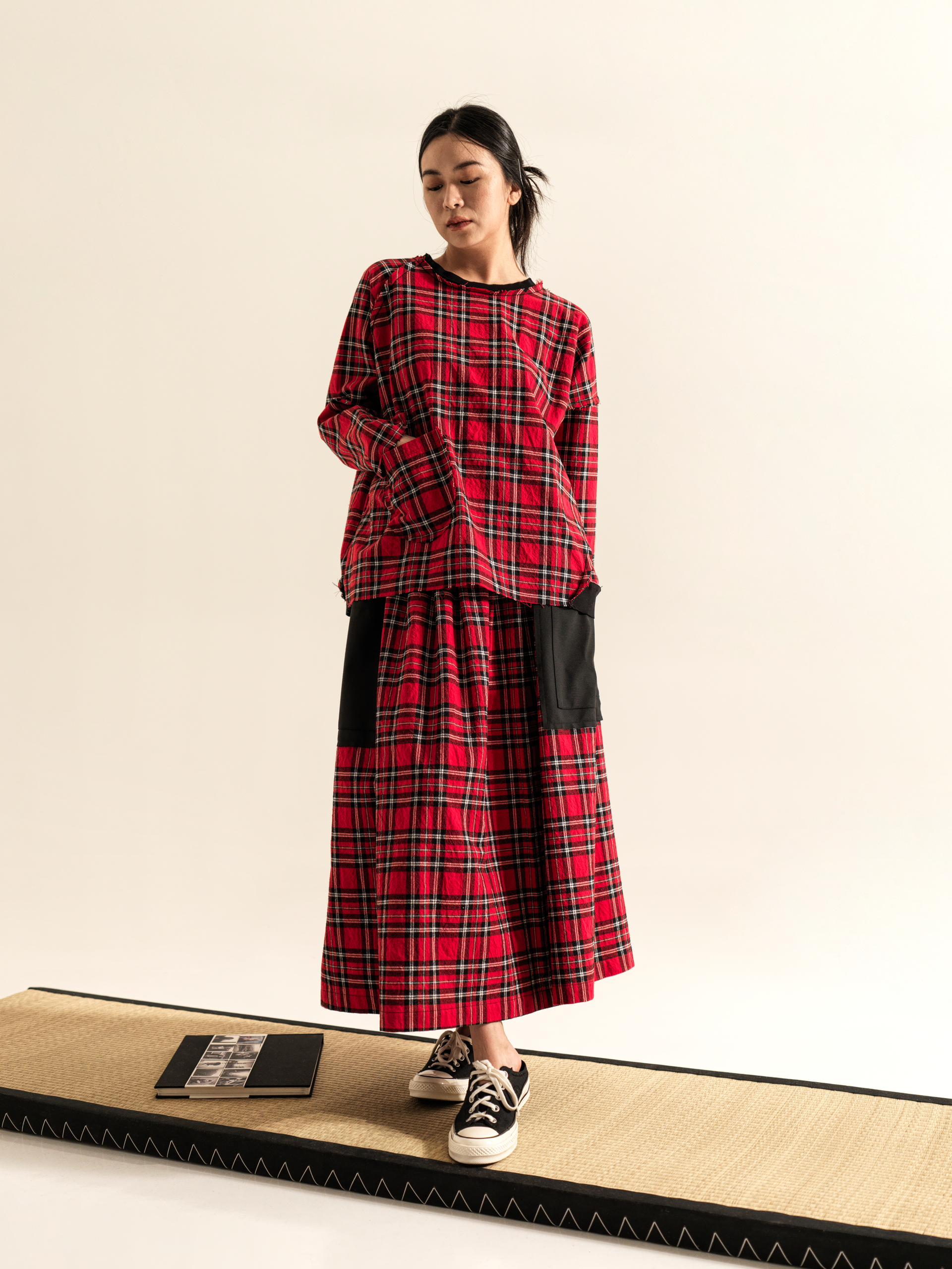 LARGE T-SHIRT IN RED SCOTTISH TARTAN