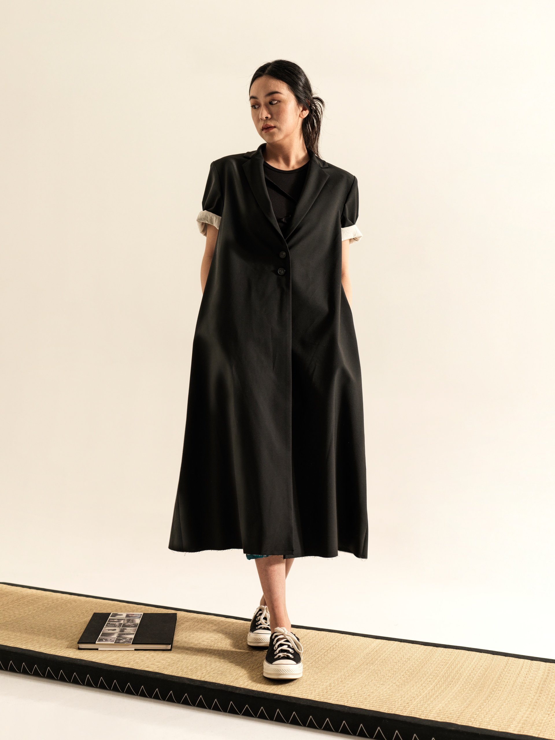 OVERCOAT DOUBLED IN ECRU' FABRIC WITH SHORT SLEEVES