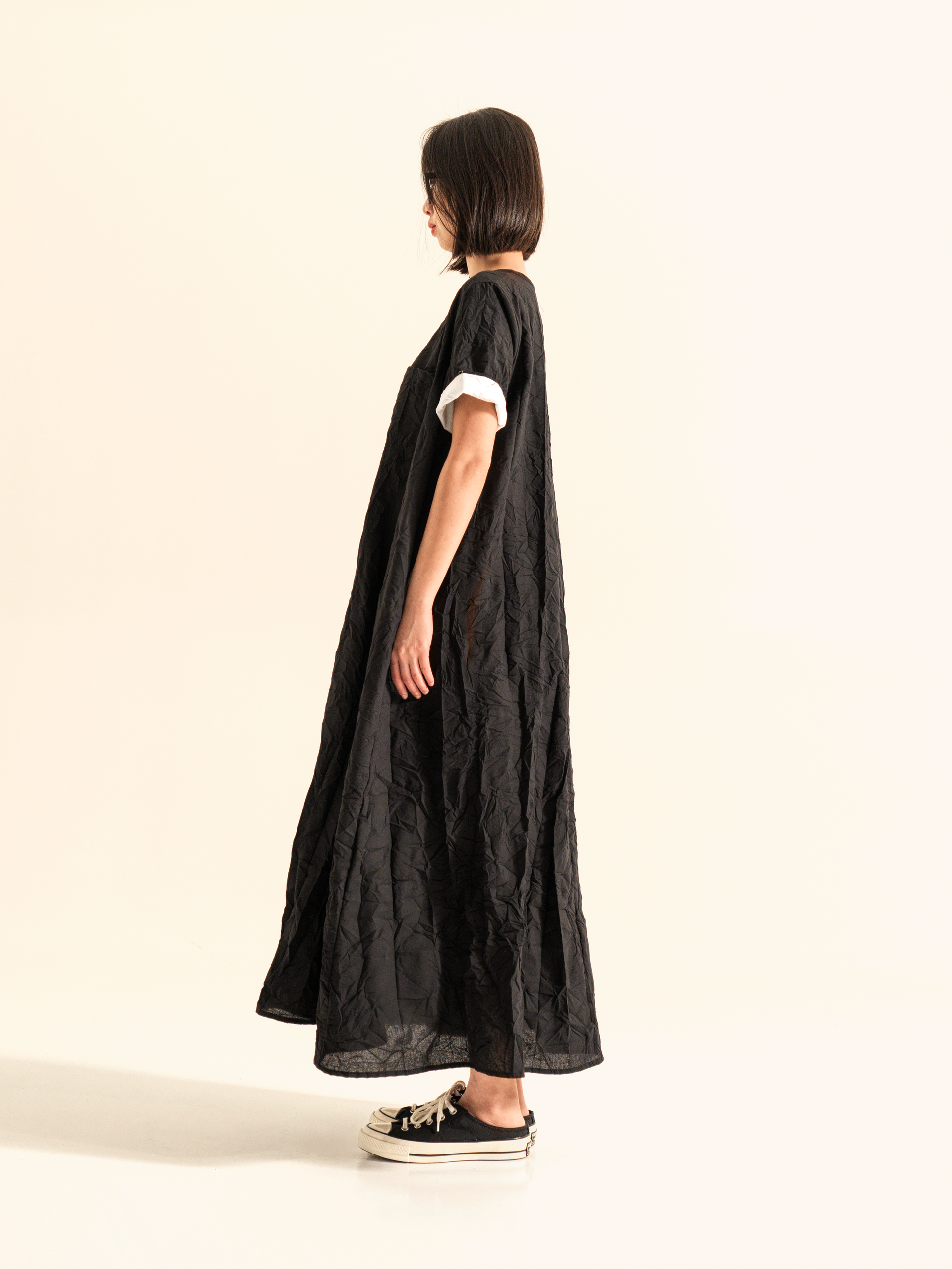 DRESS WITH DIAGONAL BUTTONING IN WRINKLED EFFECT FABRIC