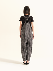 DUNGAREES IN WRINKLED EFFECT FABRIC