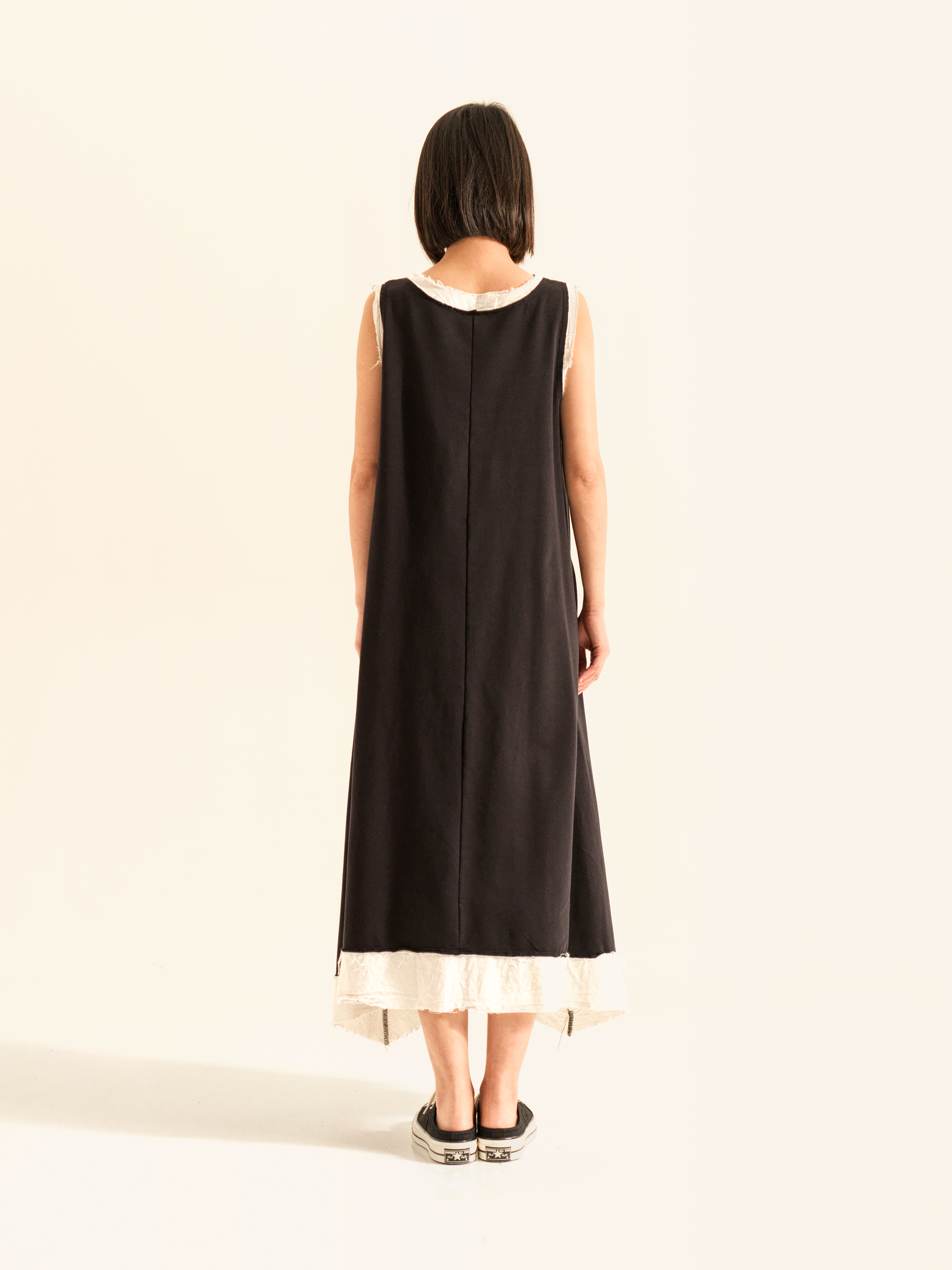 SLEEVELESS SWEATSHIRT DRESS WITH ECRU FABRIC EDGES