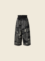 TROUSERS WITH GEOMETRIC LINES