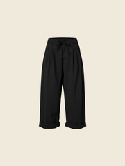 STRAIGHT TROUSERS IN A SMOOTH WOOL BLEND