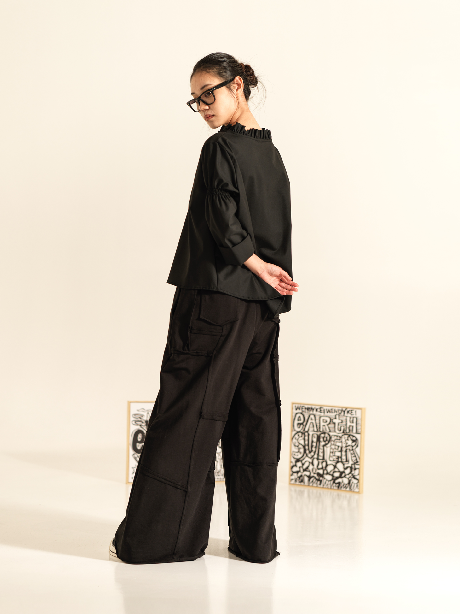 PALAZZO SWEATPANTS WITH RAW CUT SEAMS