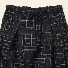 TROUSERS IN GEOMETRIC PATTERN