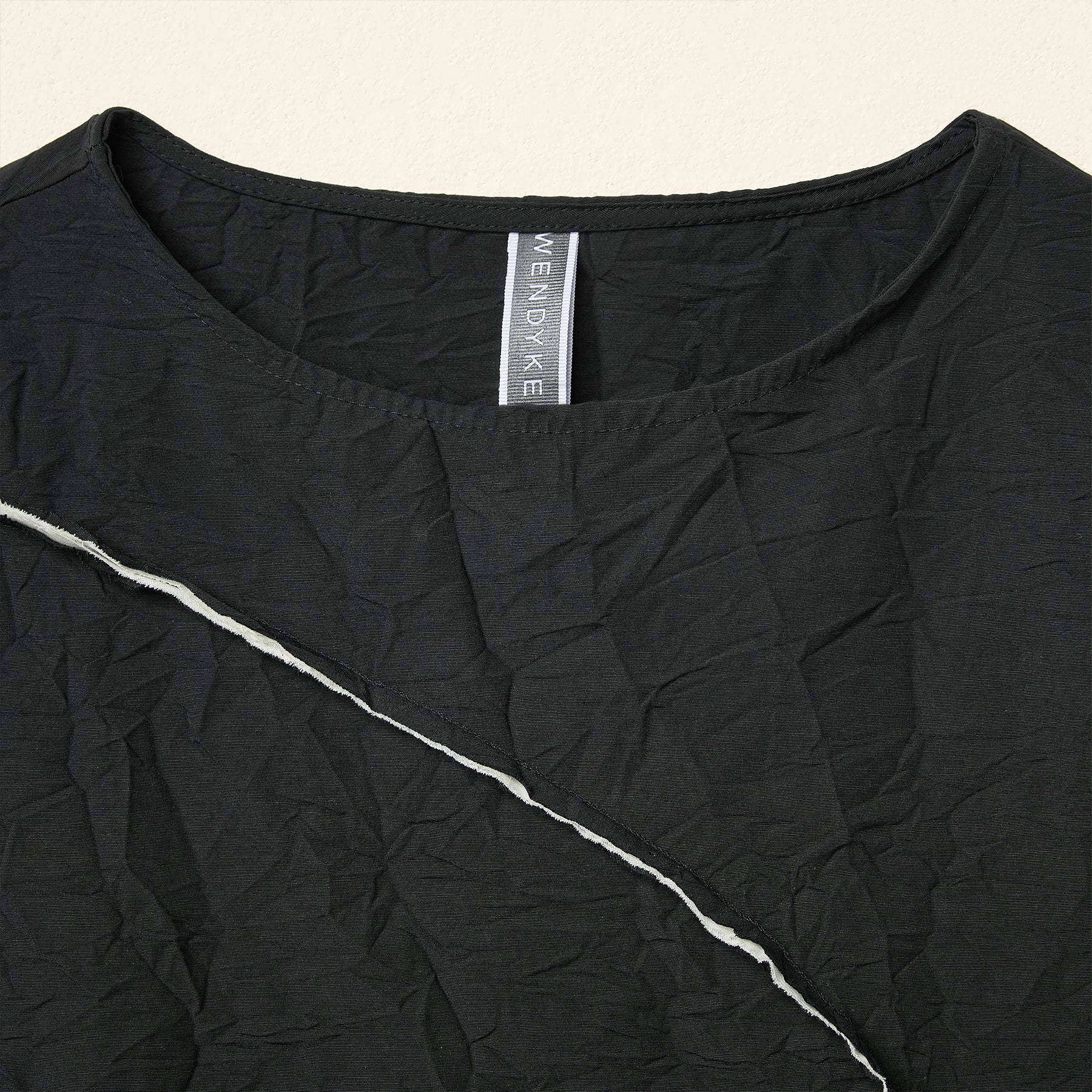 DRESS WITH HALF CIRCLE INLAY