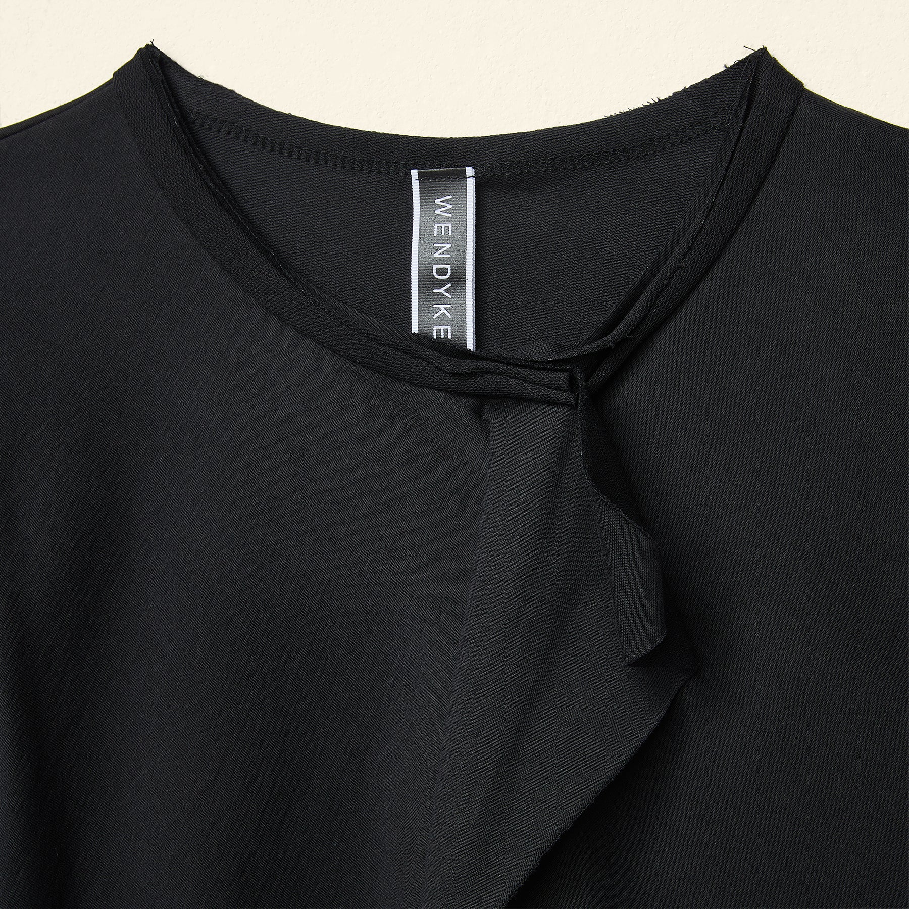 TOP CON SPACCO FRONTALE