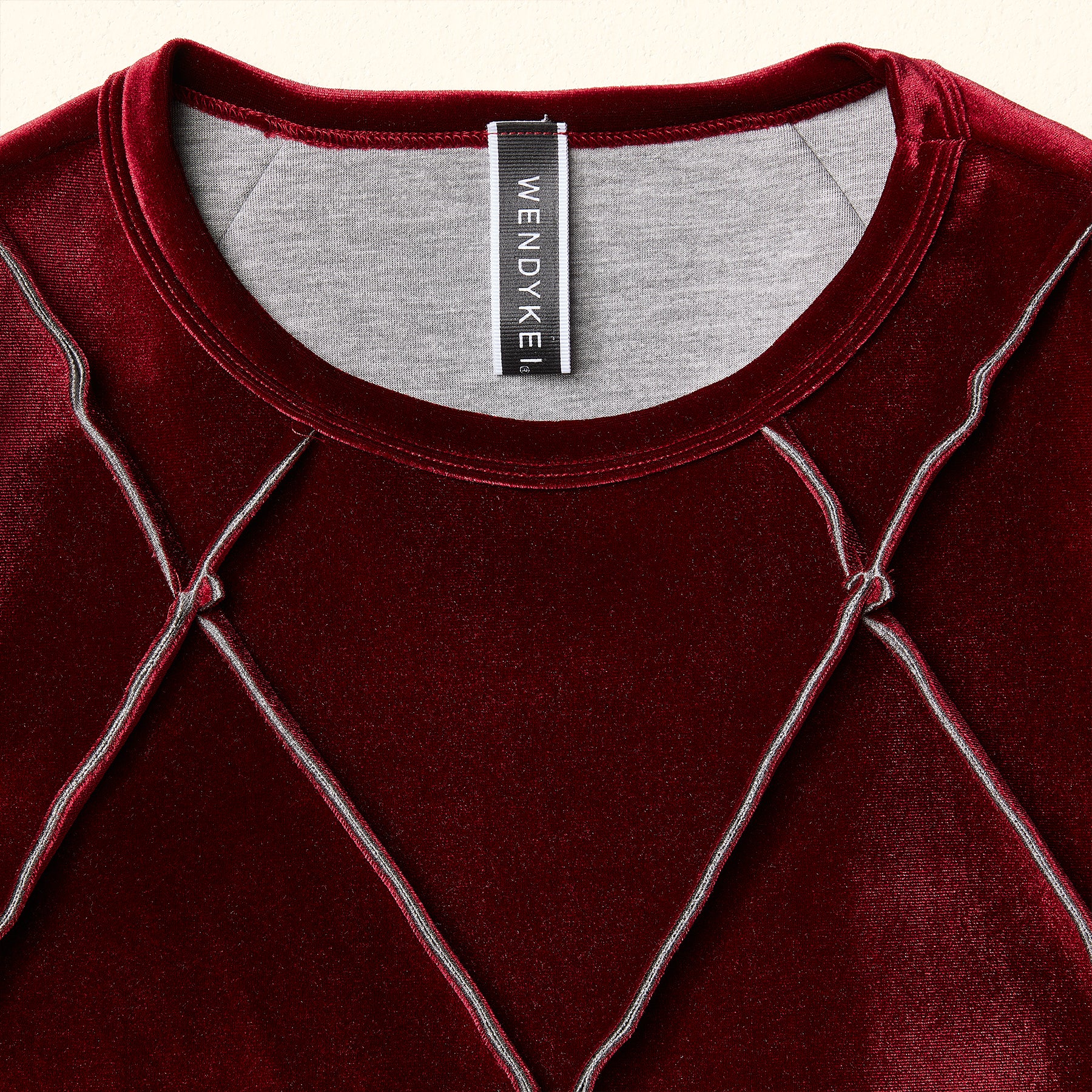 VELVET T-SHIRT WITH RHOMBUS SEAMS