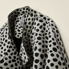 敞开式达尔马提亚犬外套