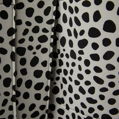 敞开式达尔马提亚犬外套