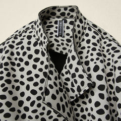 敞开式达尔马提亚犬外套