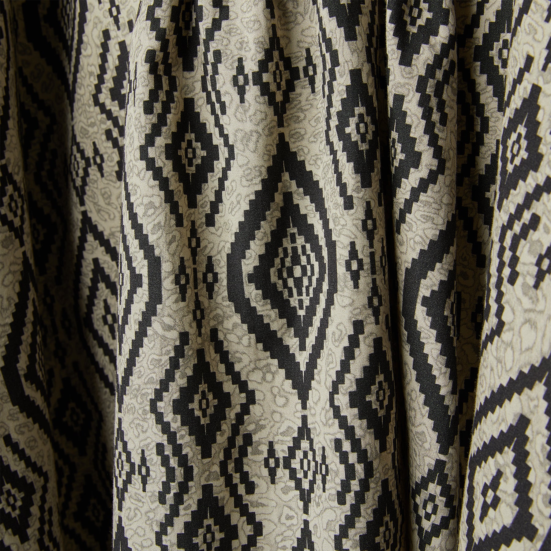 GATHERED BLOUSE IN GEOMETRIC PATTERN