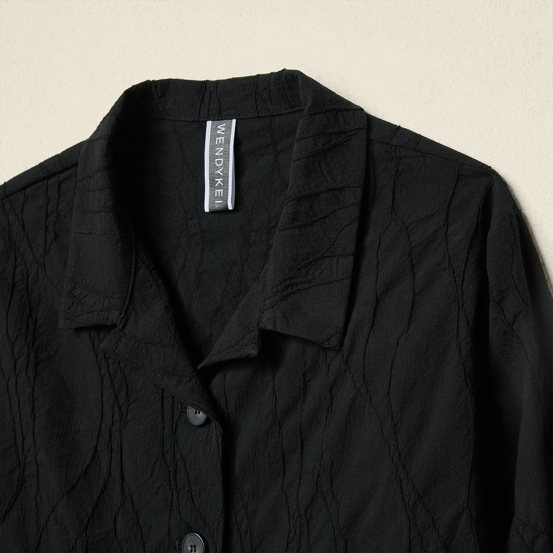 JACKET WITH RELIEF PATTERN