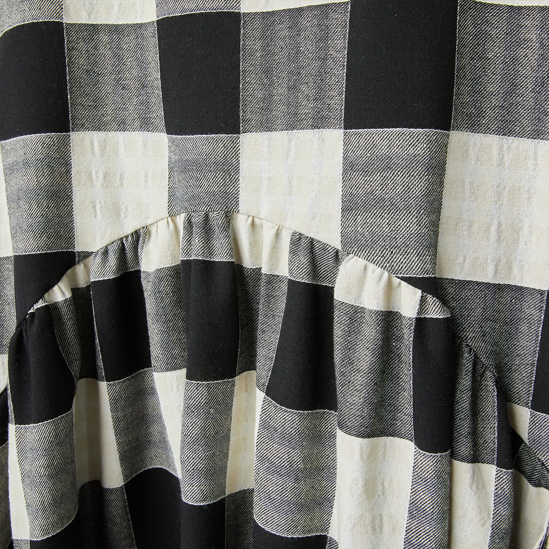 CHECKED DRESS WITH OVAL PLEAT