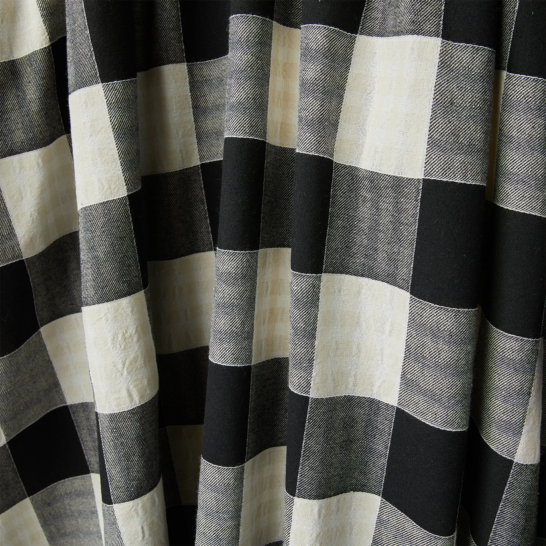 CHECKED DRESS WITH OVAL PLEAT