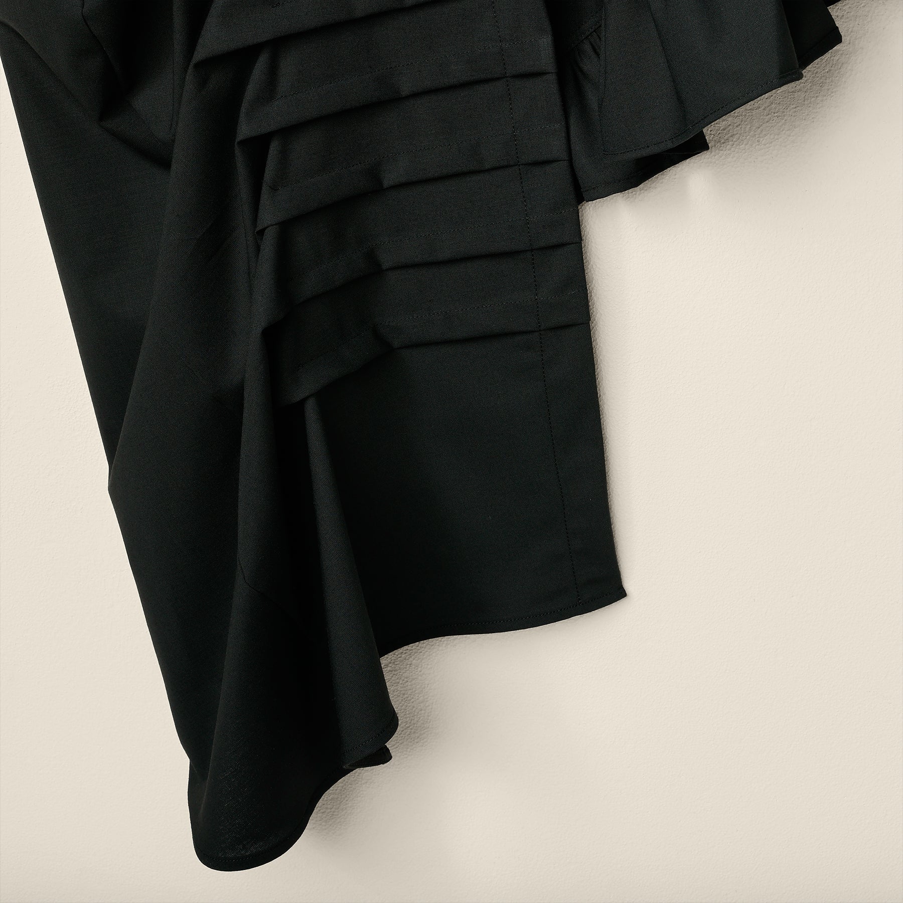 AW26 SCULPTED RUFFLE JACKET