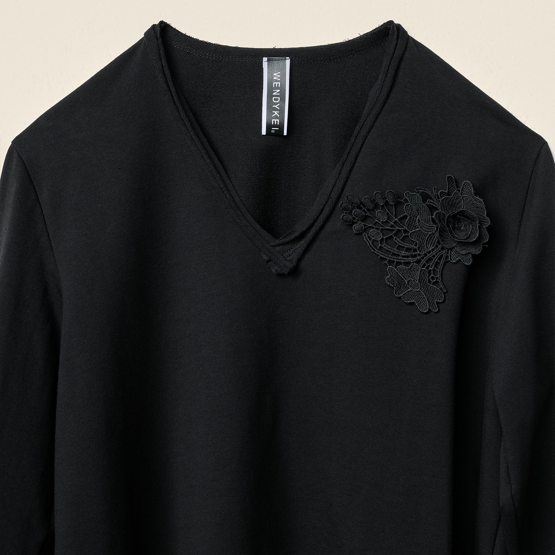 AW26 DESTRUCTURED SWEATSHIRT WITH FLOWER