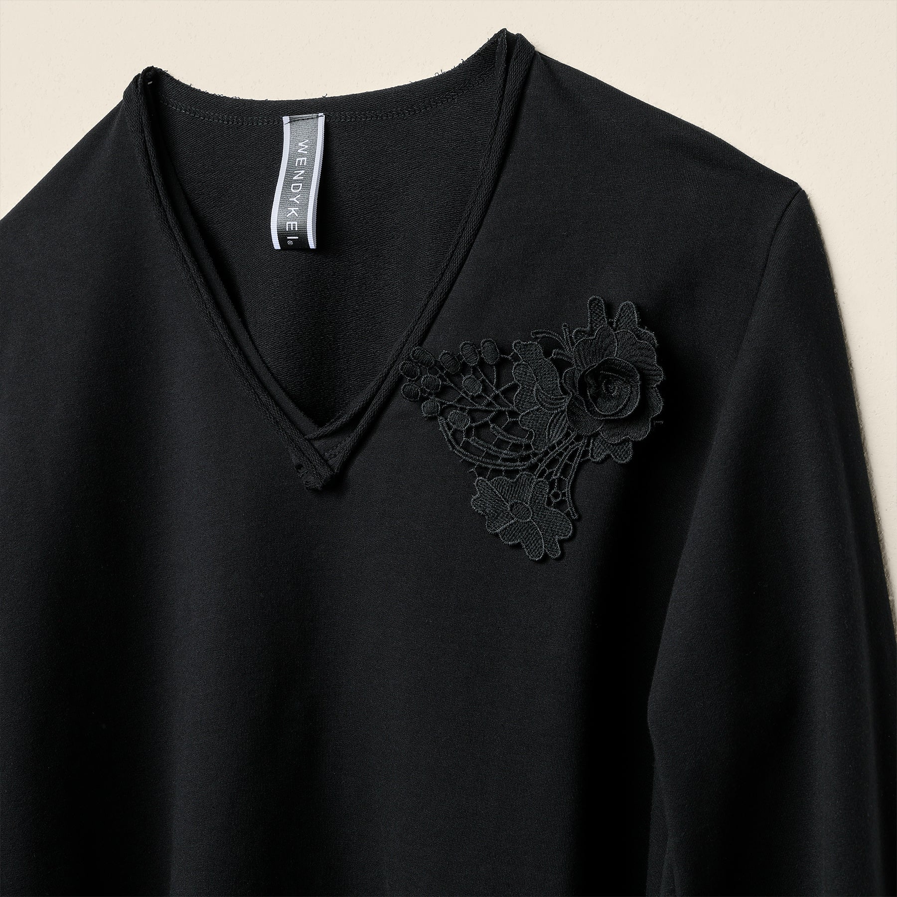 AW26 DESTRUCTURED SWEATSHIRT WITH FLOWER