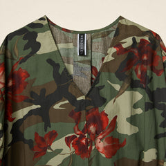 ABITO MILITARE CON FIORI