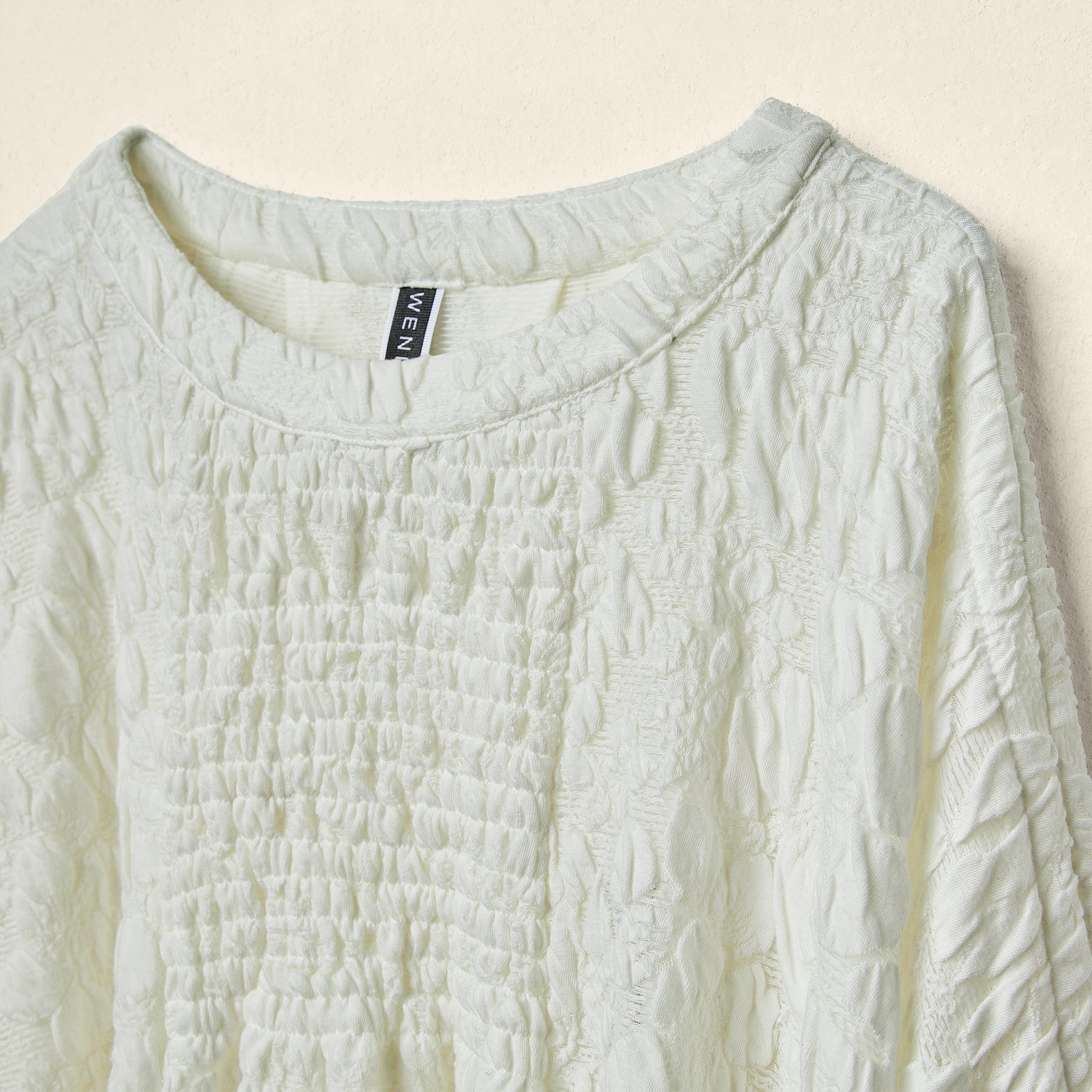 EMBOSSED WIDE BLOUSE