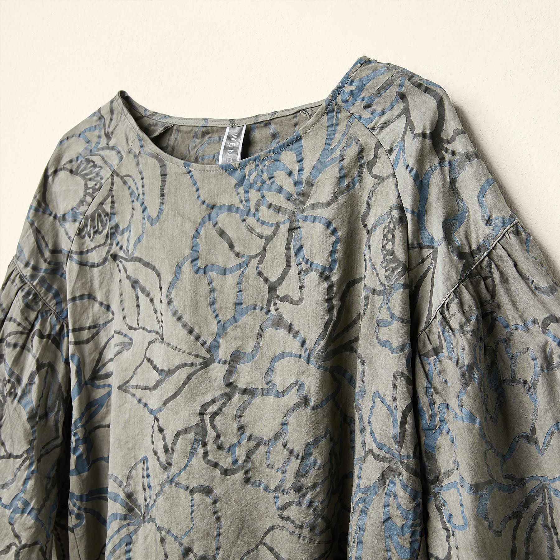 BELL SLEEVES BLOUSE