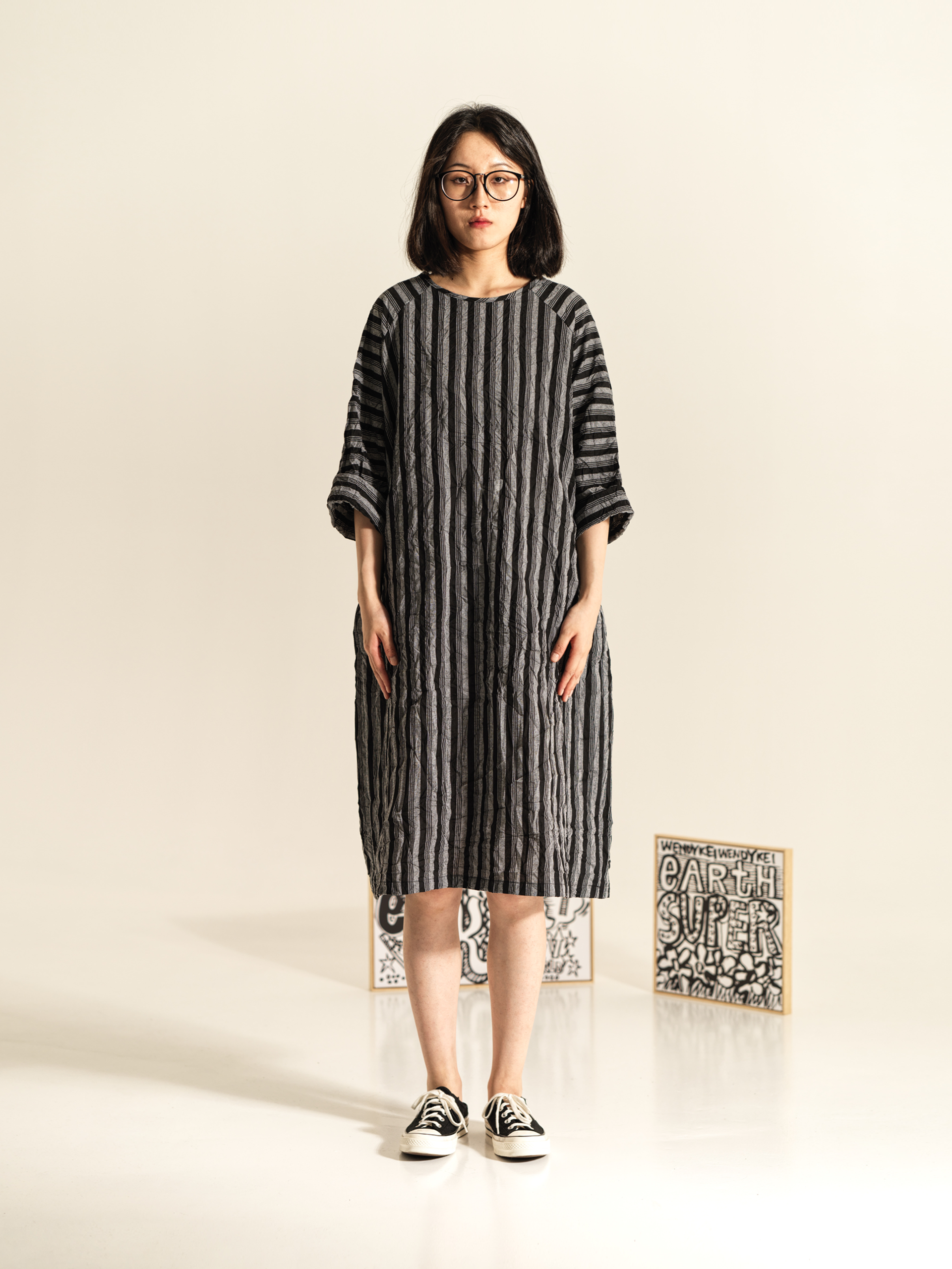 WRINKLED EFFECT STRIPED MIDI DRESS