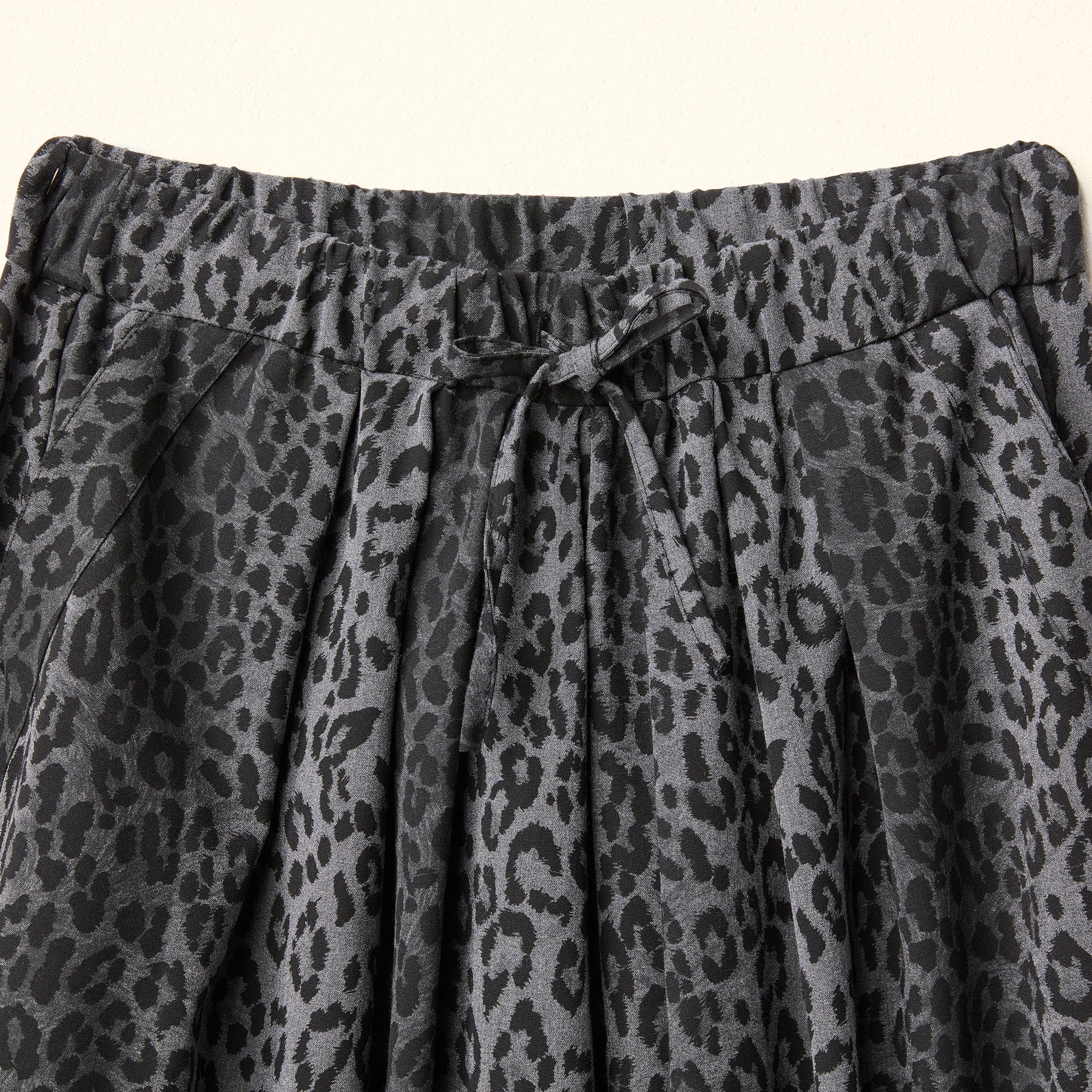 PANTALONI CULOTTE CON FANTASIA LEOPARDATA