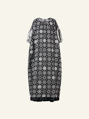 B/W PATTERN WIDE DRESS WITH FRILL