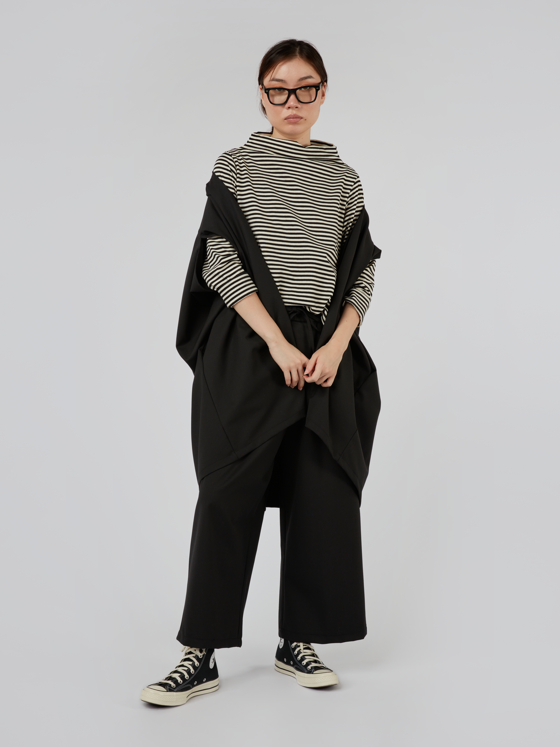 TROUSERS WITH FRONT PLEAT