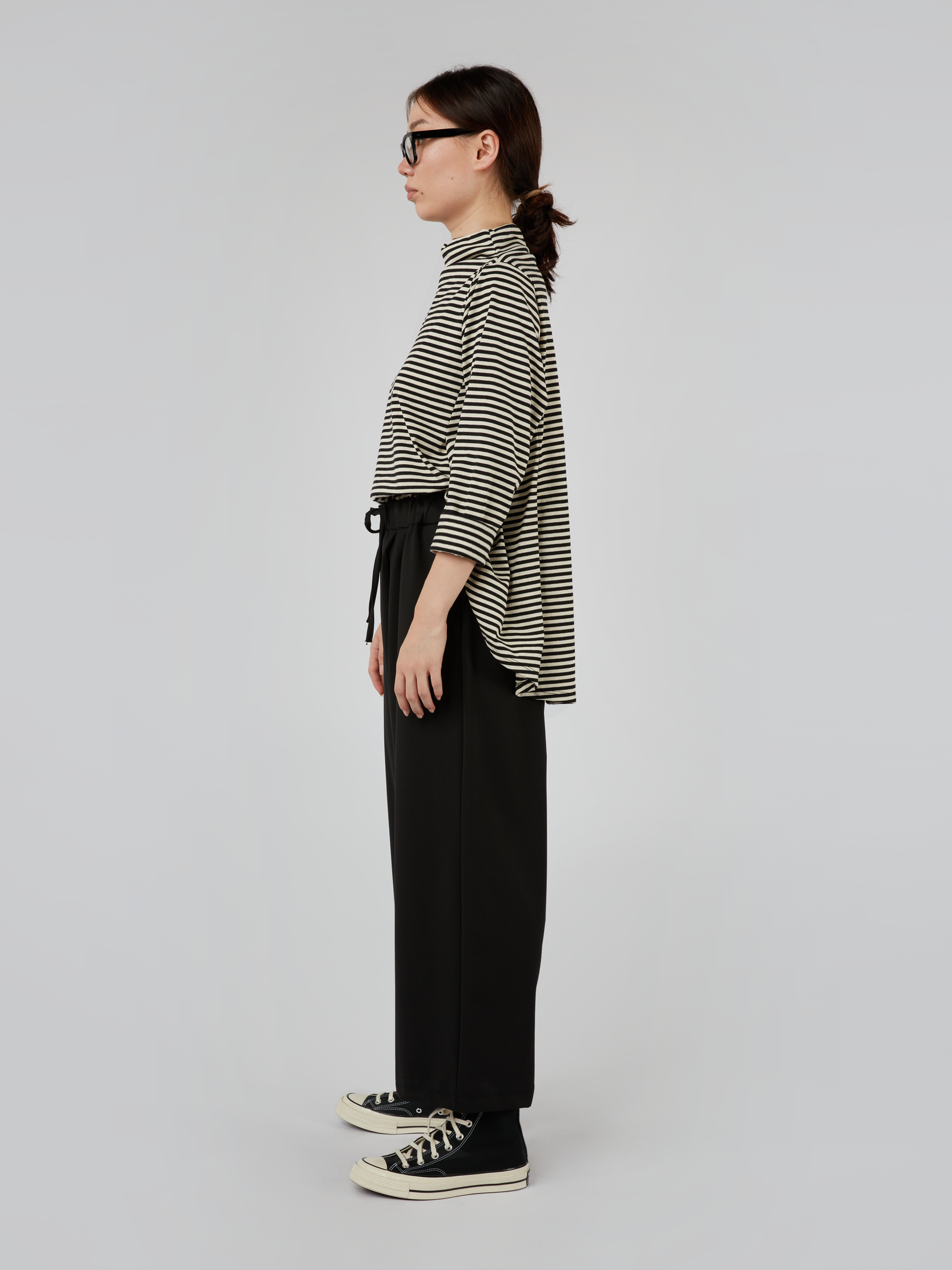 TROUSERS WITH FRONT PLEAT